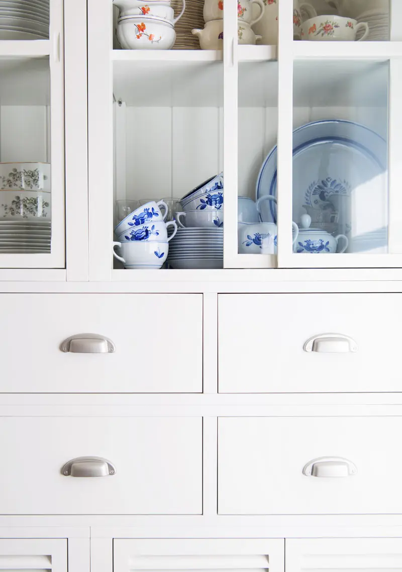 Villinki astiakaappi