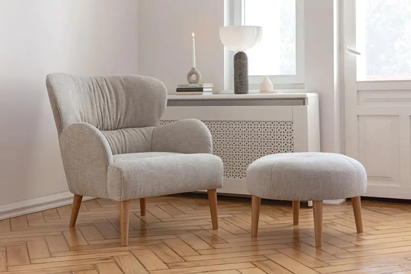 Boknäs Ross nojatuoli ja rahi