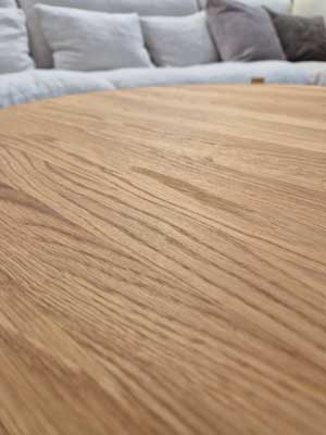 Pyöreä sohvapöytä Optic puukannella, tammi C4