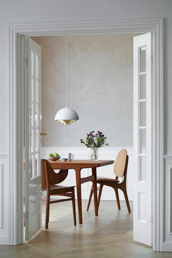 Kattovalaisin Milieu Color Mini, White/Brass