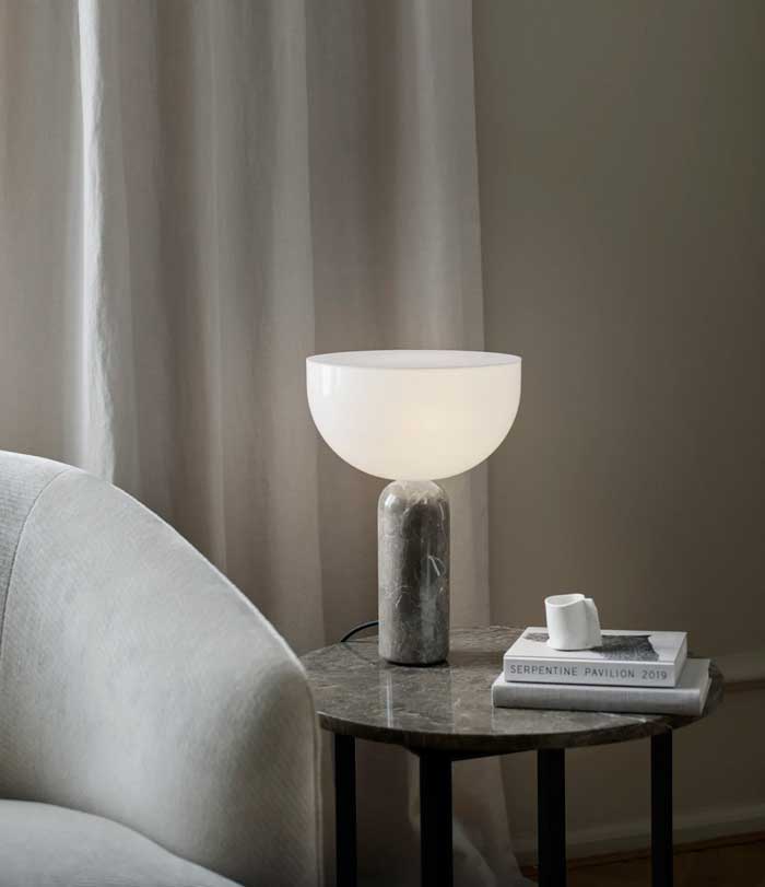 Pöytävalaisin Kizu Small, marmori, Gris du Marais