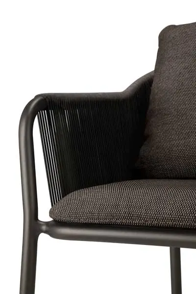 60222_Capitan_outdoor_dining_chair_aluminium_Dark_Bronze_cord_Dark_Brown_fabric_det03_cut_WEB.webp