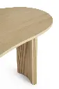50795_Boomerang_desk_varnished_oak_pebble_shape_det01_cut_WEB.webp