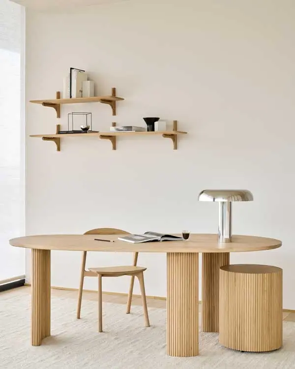 50795_Boomerang_desk_oak_50073_Bok_dining_chair_oak_50047_Roller_Max_side_table_oak_51273_51274_PI_wall_shelf_oak_WEB.webp