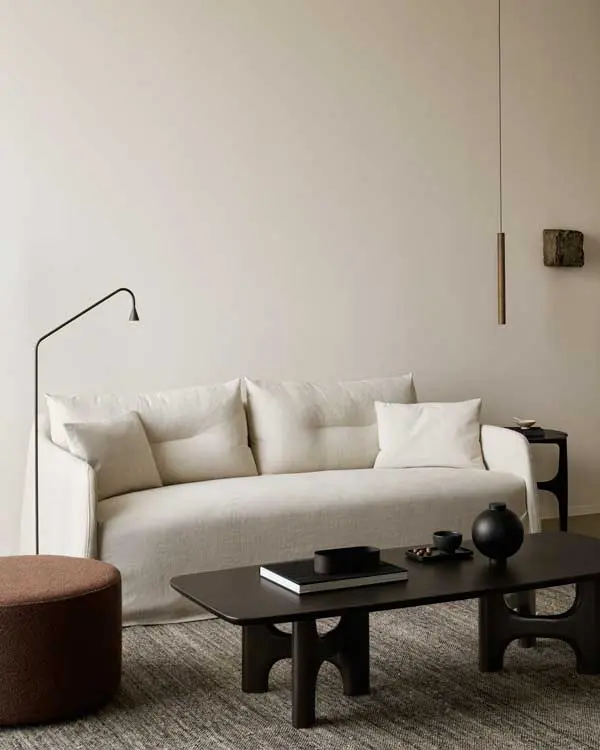 21412_Weave_sofa_Bone_35097_Flow_coffee_table_Rose_Brown_35005_PI_side_table_Dark_Brown_20149_Barrow_pouf_Copper_WEB.webp