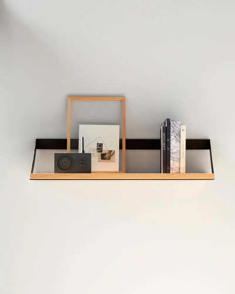 26623_Oak_Ribbon_shelf_black_WEB.webp