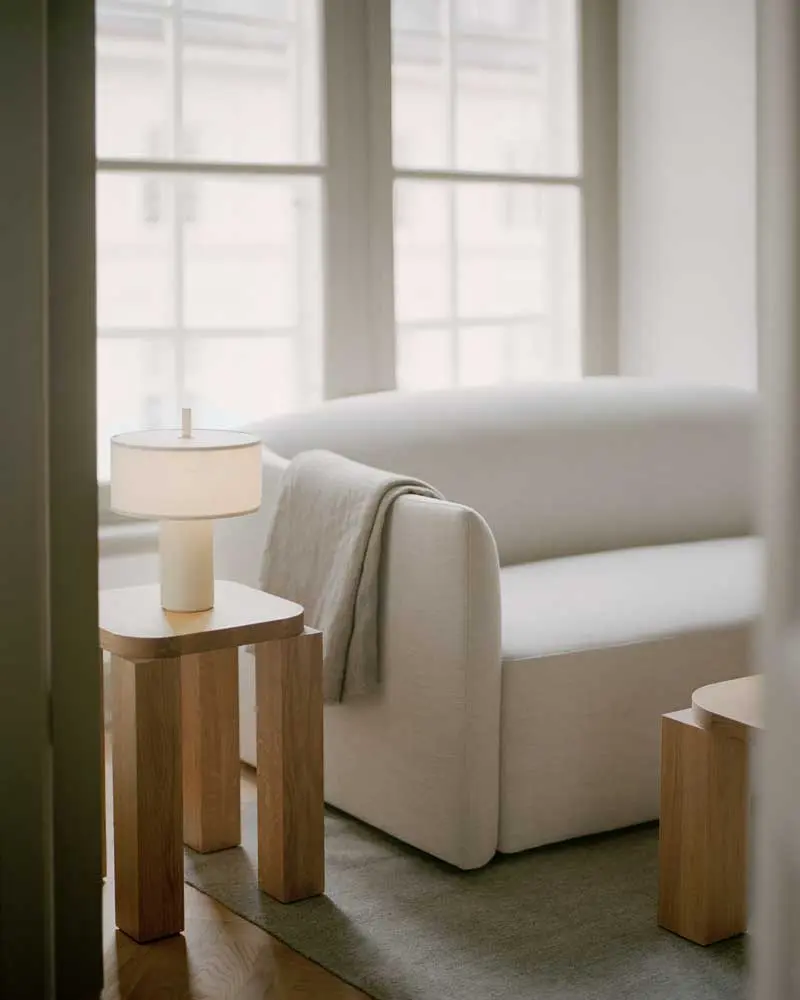 New-Works_Lifestyle_21361_Margin-Portable-Table-Lamp_White-Canvas_3.webp