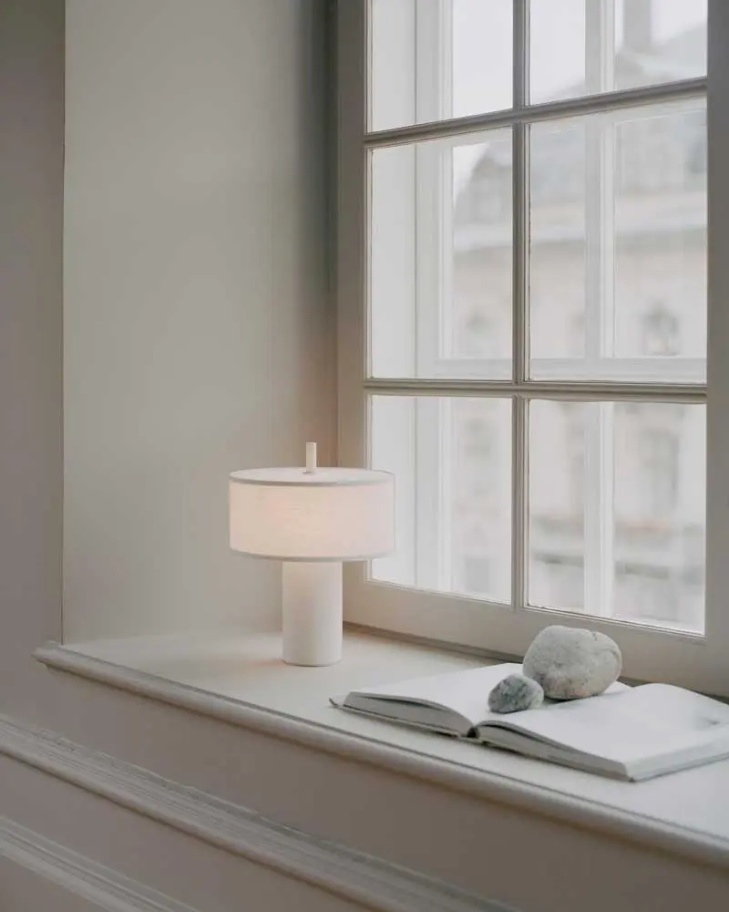 New-Works_Lifestyle_21361_Margin-Portable-Table-Lamp_White-Canvas_1.webp