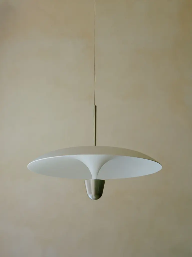 New-Works_Lifestyle_22121_Kantarell-Pendant-Lamp_Ø55_Nickel_1.webp