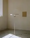 New-Works_Lifestyle_22151_Kantarell-Floor-Lamp_Nickel.webp