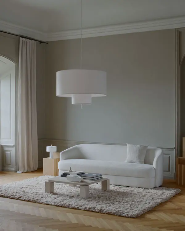 New-Works_Lifestyle_21331_21361_Margin-Pendant-Lamp-90_Margin-Portable-Table-Lamp_White-Canvas_2.webp