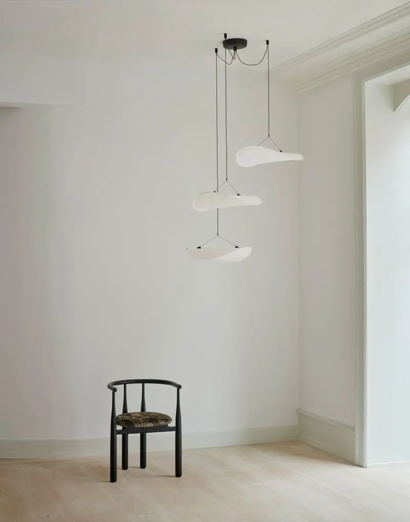 New-Works_Lifestyle_23010_Tense-Chandelier_Tyvek_Oe55cm_2.webp