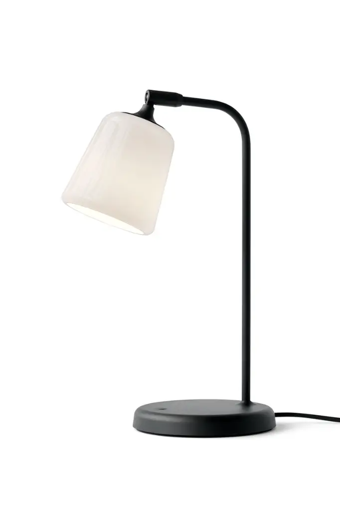 Material-Table-Lamp-Black-Base-3.webp