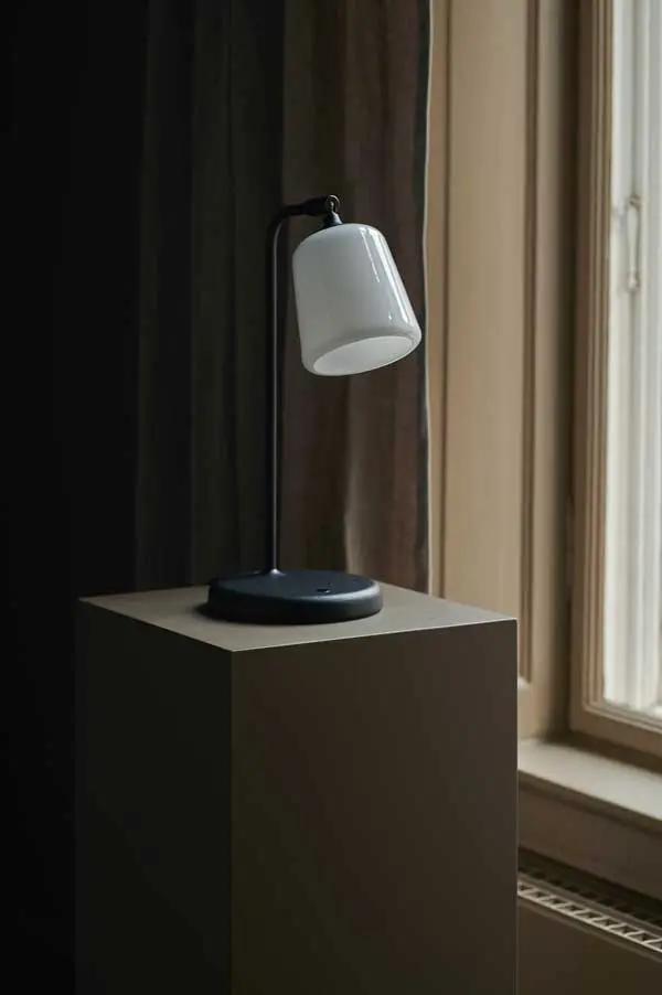 New-Works_News-Spring_2020_Material-Table-Lamp_White-Opal-Glass.webp