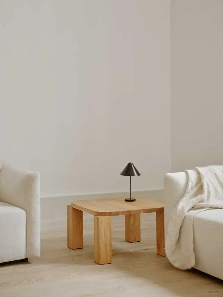 newworks_lifestyle_42640_oak_atlas_coffee_table_60x60_1.webp
