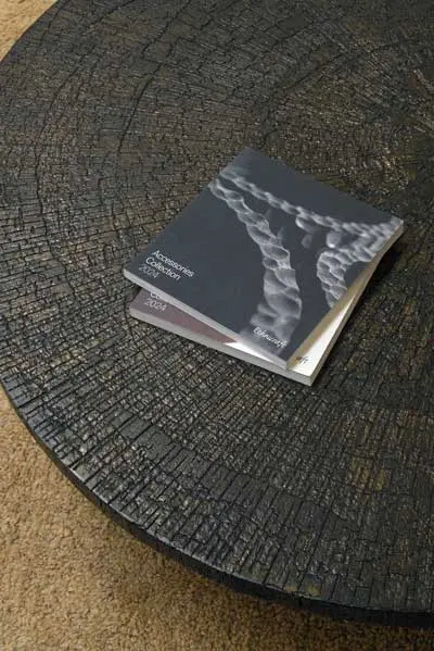 25931_Slice_coffee_table_21724_21725_21726_Nomad_rug_cumin_2_HQ.webp