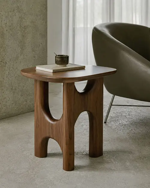 20158_Barrow_lounge_chair_Green_leather_10736_Flow_side_table_Wild_brown_2_WEB.webp