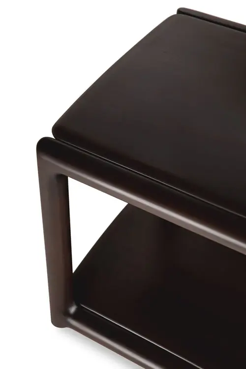35186_Eda_side_table_varnished_mahogany_Rose_brown_square_det01_cut_WEB.webp