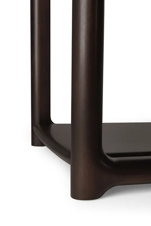 35186_Eda_side_table_varnished_mahogany_Rose_brown_square_det04_cut_WEB.webp