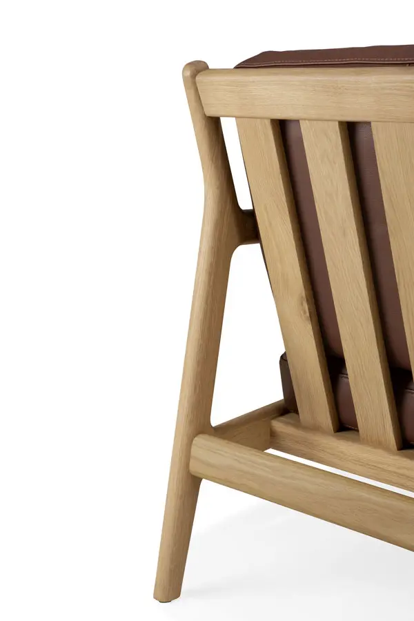 50494_Jack_lounge_chair_varnished_oak_Burgundy_leather_det03_cut_HQ.webp