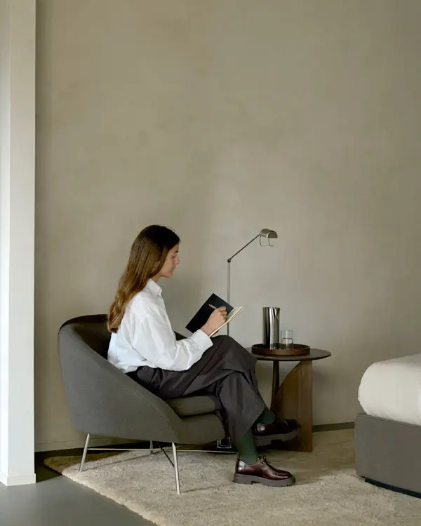 20089_Barrow_lounge_chair_Paon_fabric_10196_Geometric_side_table_Brown_WEB.webp