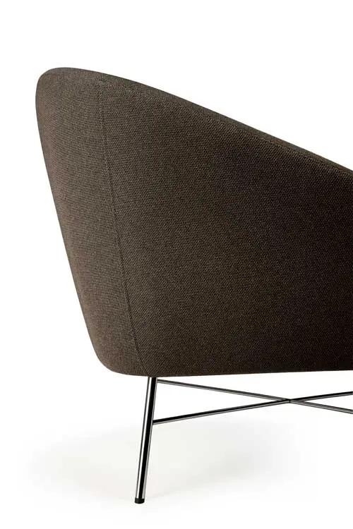 20089_Barrow_lounge_chair_Paon_fabric_det03_cut_web.webp