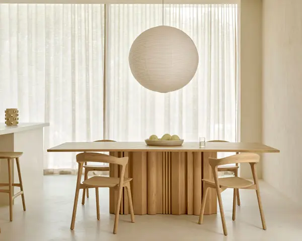50251_Sequence_dining_table_Oak_51490_50073_Bok_dining_chair_Oak_1_WEB.webp