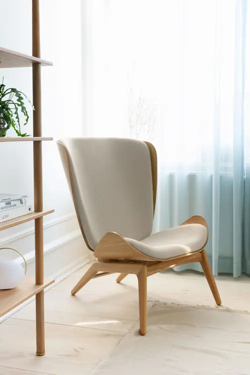 UMAGE_Lifestyle_The-Reader_oak_white-sands_Stories_oak_Orbit.webp
