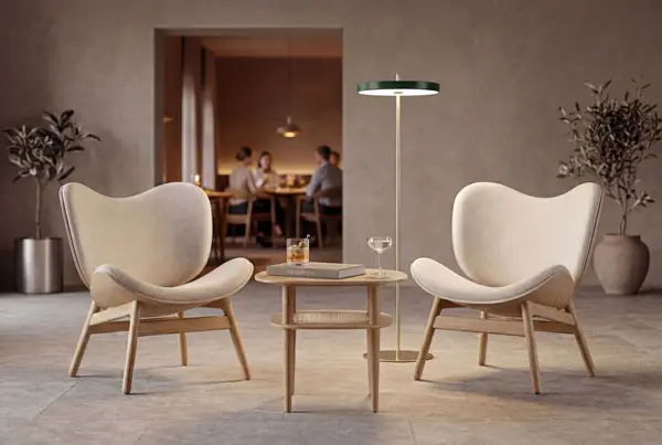 UMAGE_lifestyle_A-Conversation-Piece_low_oak_white-sands_Together_smooth-square-60_tall_oak_Asteria_floor-lamp_forest-green.webp
