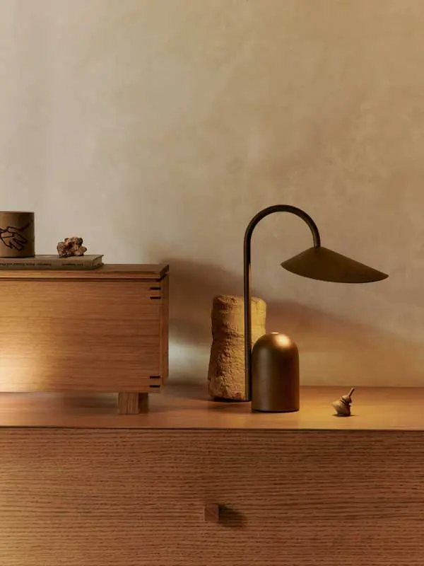 FermLiving_SS25_ArumPortableLamp_DarkChocolate_1104270856_BonWoodenBox_OiledOak_1104270300.webp