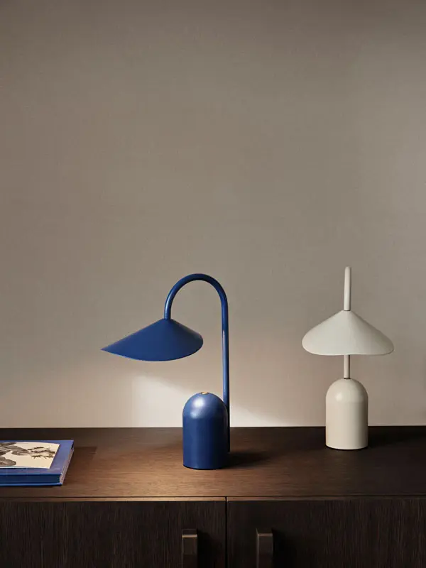 fermLIVING_SS24_ArumPortableLamp_BrightBlue_1104269288_Cashmere_1104269285_1.webp