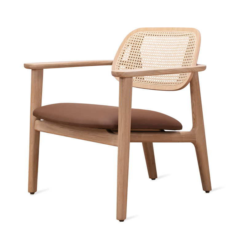 Nojatuoli Titus, tammi, ruskea vegaaninahka, rottinki