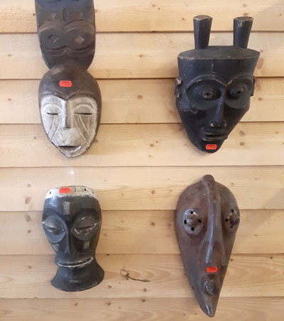 [HEL-AFR-MASK-22--/F182] Afrikkalainen naamio, erilaisia