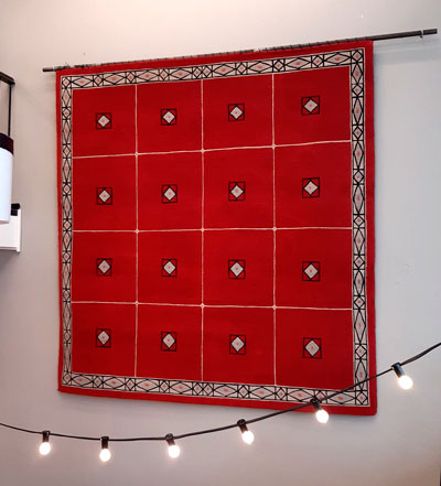 [outlet-punainen-matto-seinavaate-195x205cm] Punainen matto seinävaate 195 x 205 cm